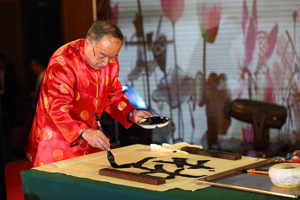 历年感恩晚会节目照片3.JPG